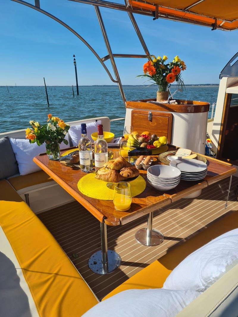 Beacher V10 Croisière - Bain de soleil à l’avant