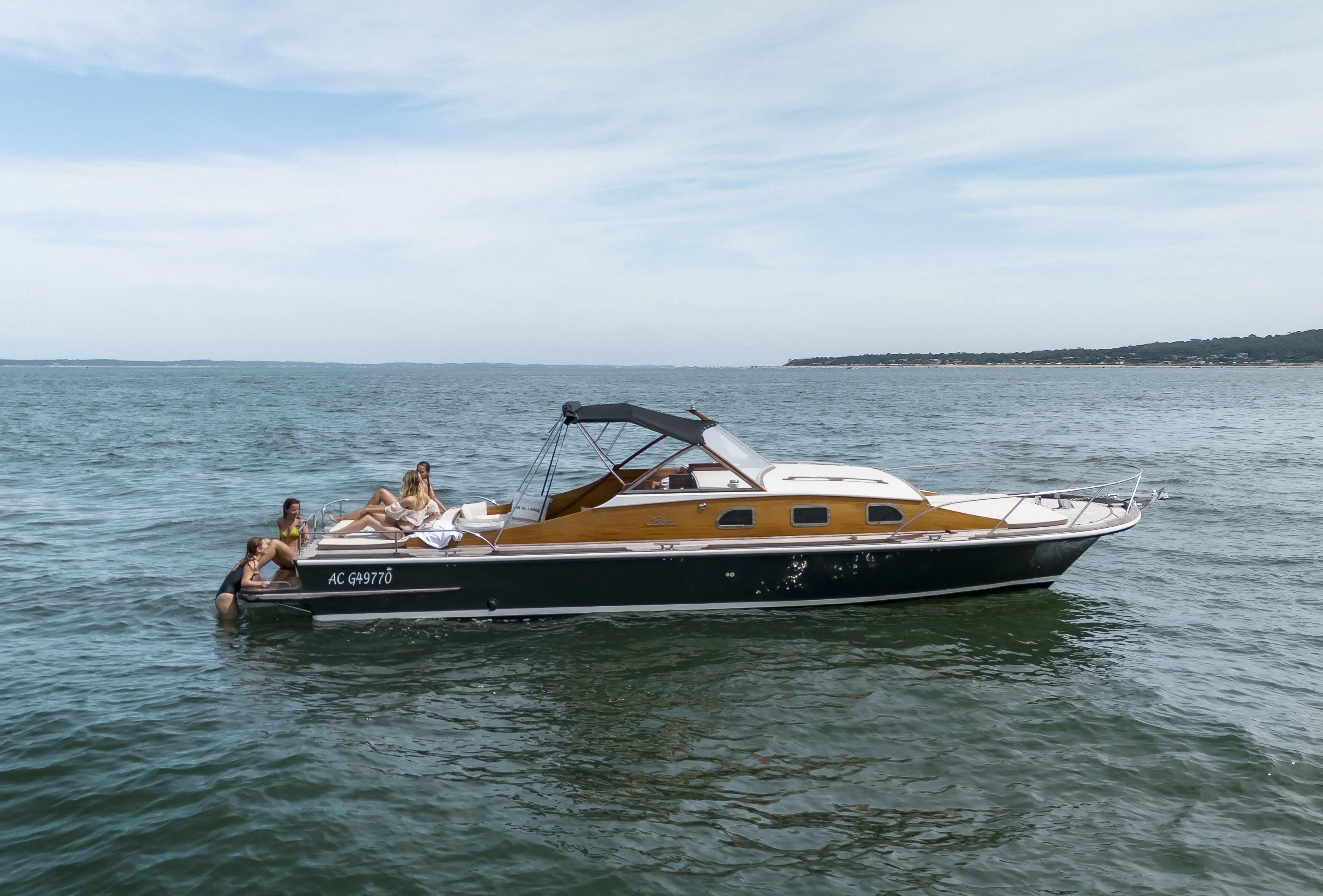 Pinasse Raba "Krystalli" - 11 pers. · 360 cv · 11.8 m